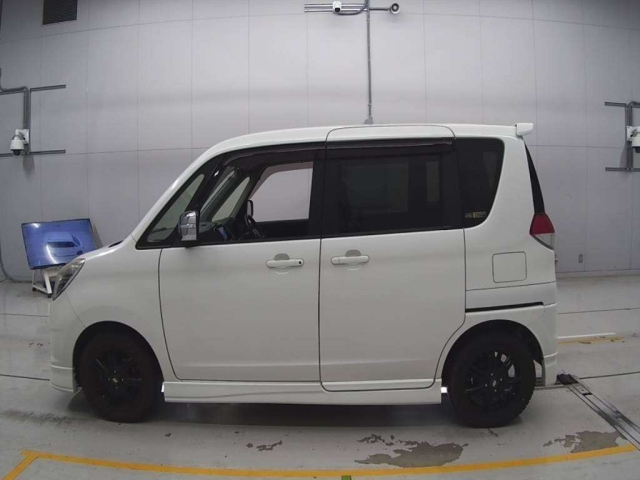 MITSUBISHI DELICA D2 2012