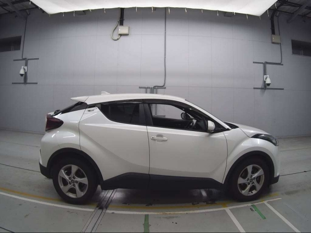 TOYOTA C-HR 2019