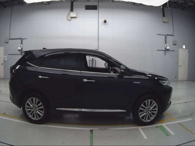 TOYOTA HARRIER 2019