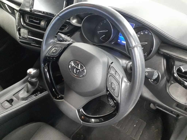 TOYOTA C-HR 2019