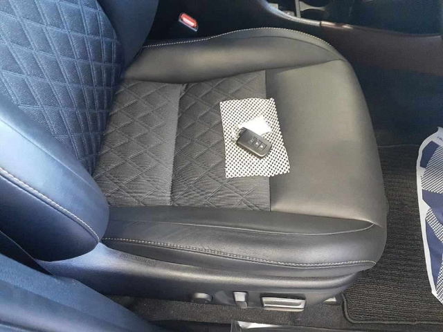 TOYOTA HARRIER 2019