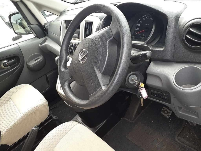 NISSAN NV200 2011