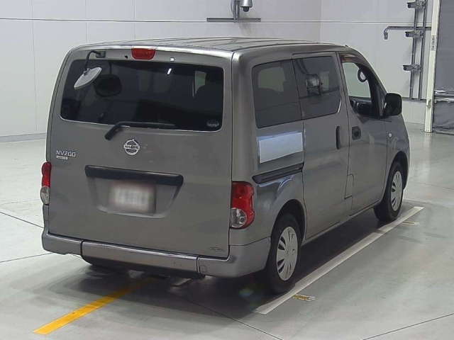 NISSAN NV200 2011