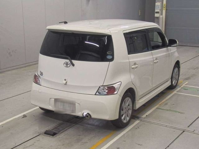 TOYOTA BB 2010