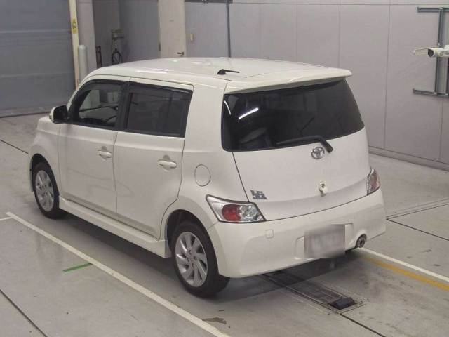 TOYOTA BB 2010