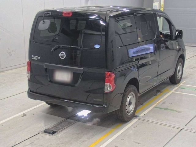 NISSAN NV200 2018