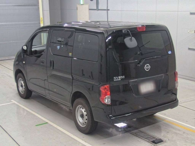 NISSAN NV200 2018