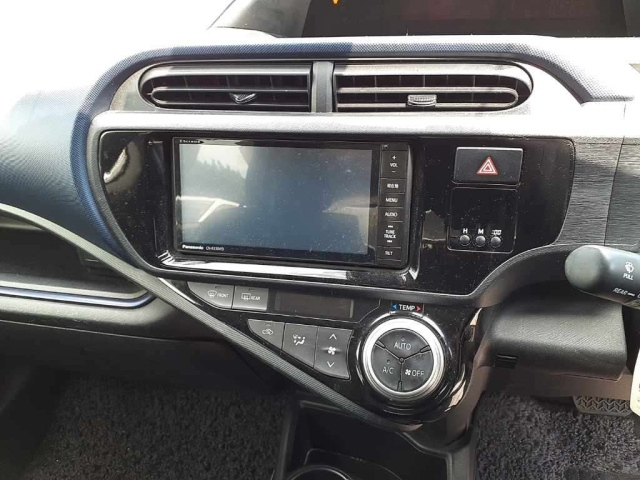 TOYOTA AQUA 2016