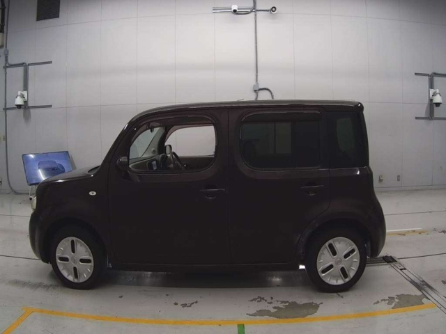 NISSAN CUBE 2011