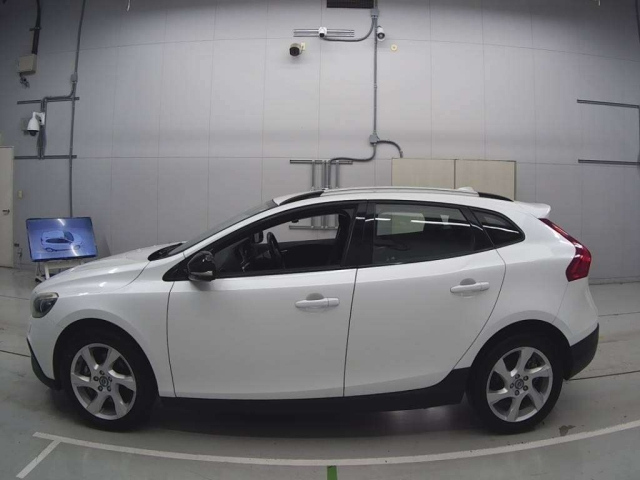 VOLVO V40 2014