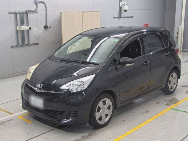 TOYOTA RACTIS 2011