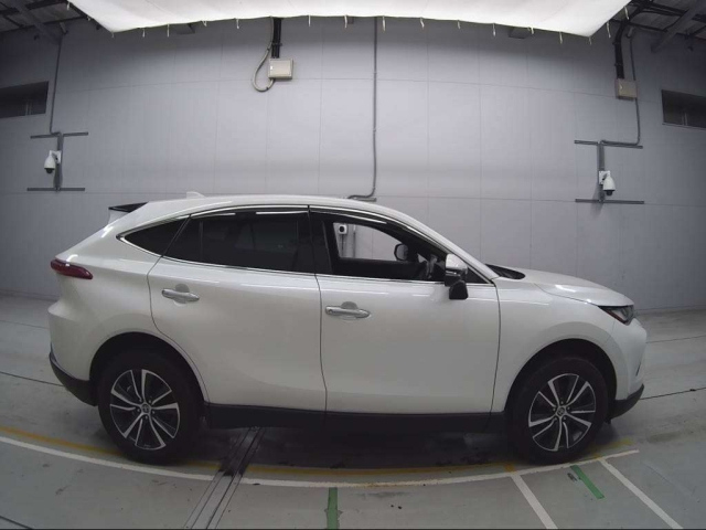 TOYOTA HARRIER 2022