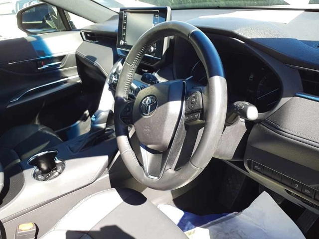 TOYOTA HARRIER 2022