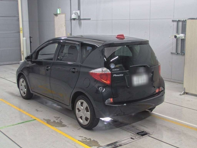 TOYOTA RACTIS 2011