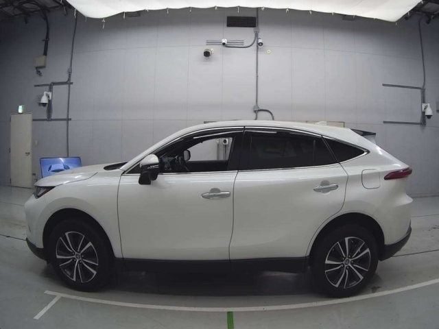 TOYOTA HARRIER 2022