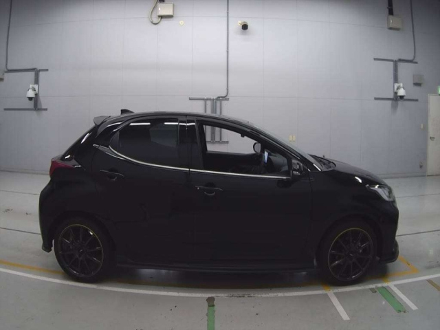 TOYOTA YARIS 2024