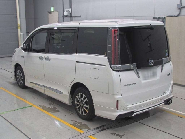 TOYOTA ESQUIRE 2019