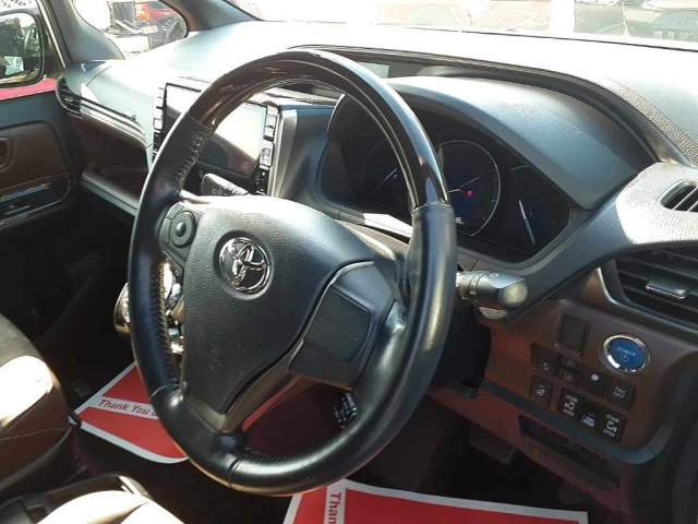 TOYOTA ESQUIRE 2019