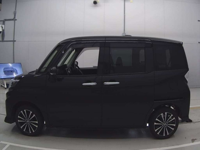 TOYOTA ROOMY 2023