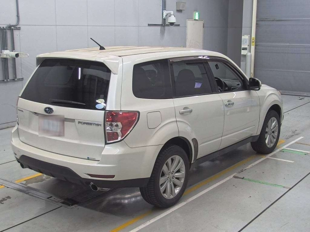 SUBARU FORESTER 2011