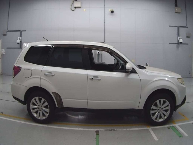 SUBARU FORESTER 2011