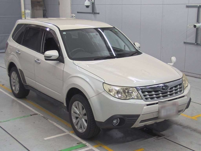 SUBARU FORESTER 2011