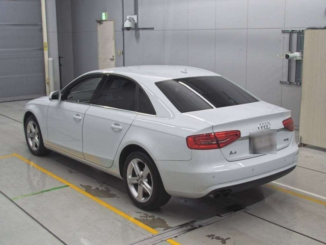 AUDI A4 2015