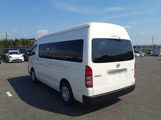 TOYOTA HIACE 2022