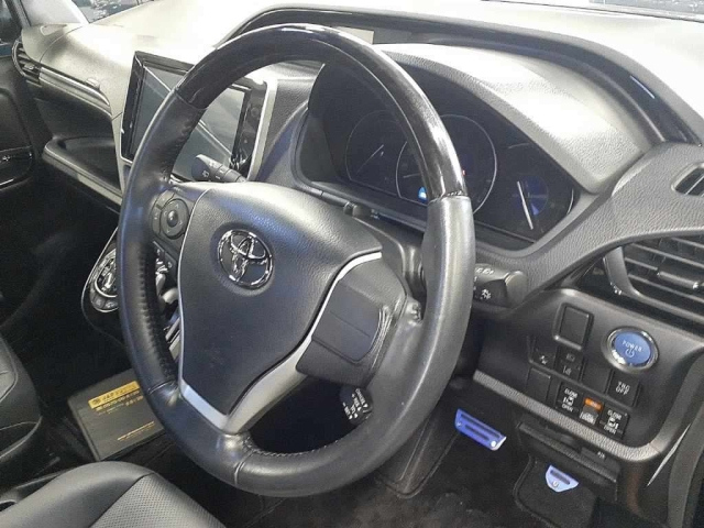 TOYOTA ESQUIRE 2020