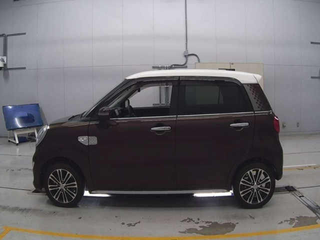 DAIHATSU CAST 2015