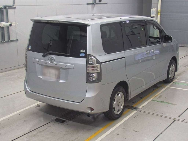 TOYOTA VOXY 2008