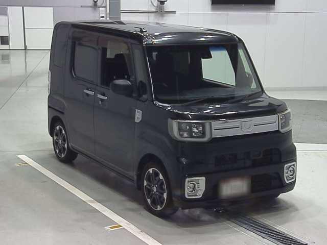 DAIHATSU WAKE 2016