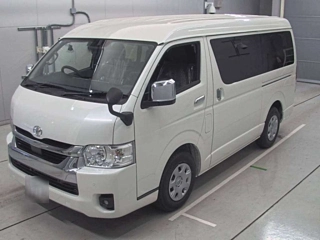 TOYOTA HIACE