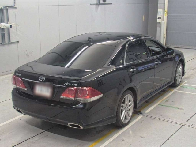 TOYOTA CROWN 2010