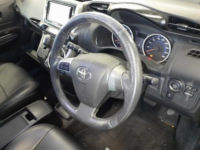 TOYOTA WISH 2012