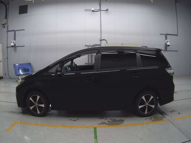 TOYOTA WISH 2012