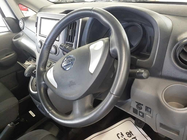 NISSAN NV200 2016
