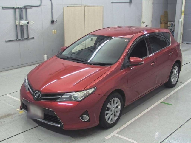 TOYOTA AURIS 2012
