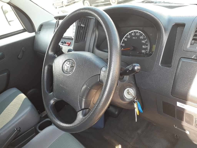 TOYOTA TOWN ACE VAN 2017