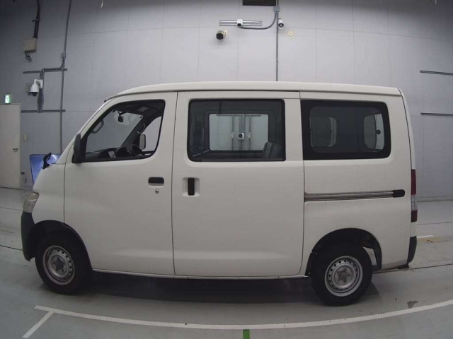 TOYOTA TOWN ACE VAN 2017