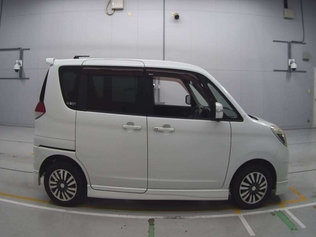 SUZUKI SOLIO 2011