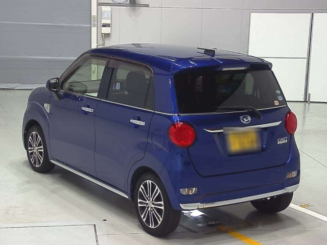 DAIHATSU CAST 2015