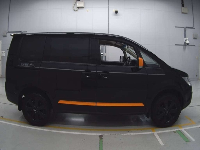 MITSUBISHI DELICA D5 2018