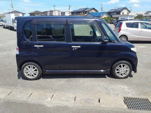 DAIHATSU TANTO 2010