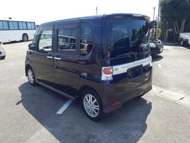DAIHATSU TANTO 2010