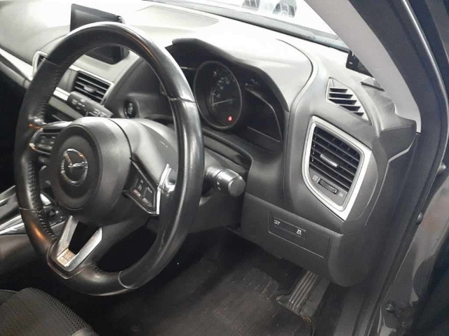 MAZDA AXELA 2016