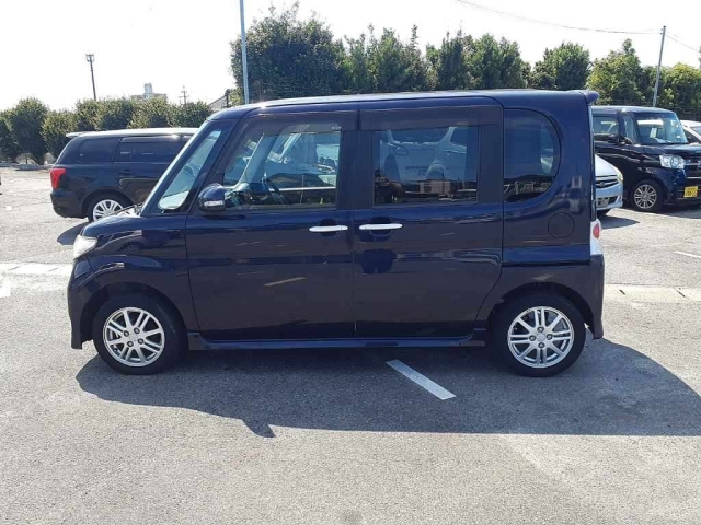 DAIHATSU TANTO 2010