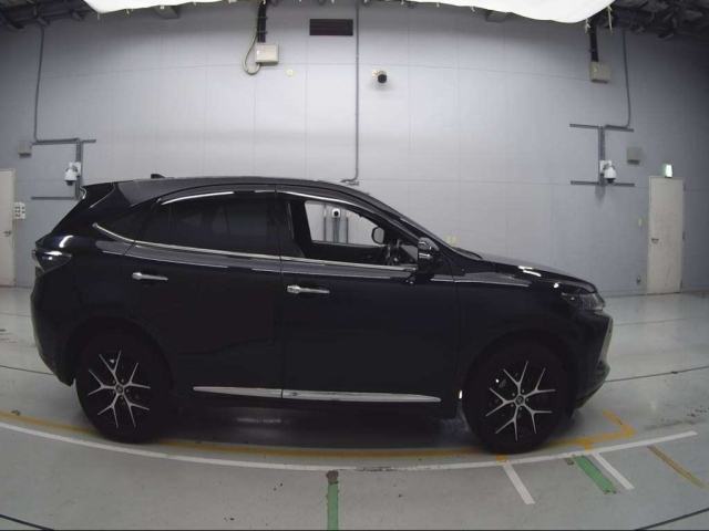 TOYOTA HARRIER 2017