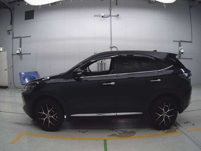 TOYOTA HARRIER 2017