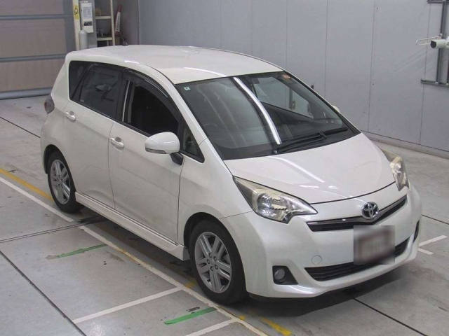 TOYOTA RACTIS 2014
